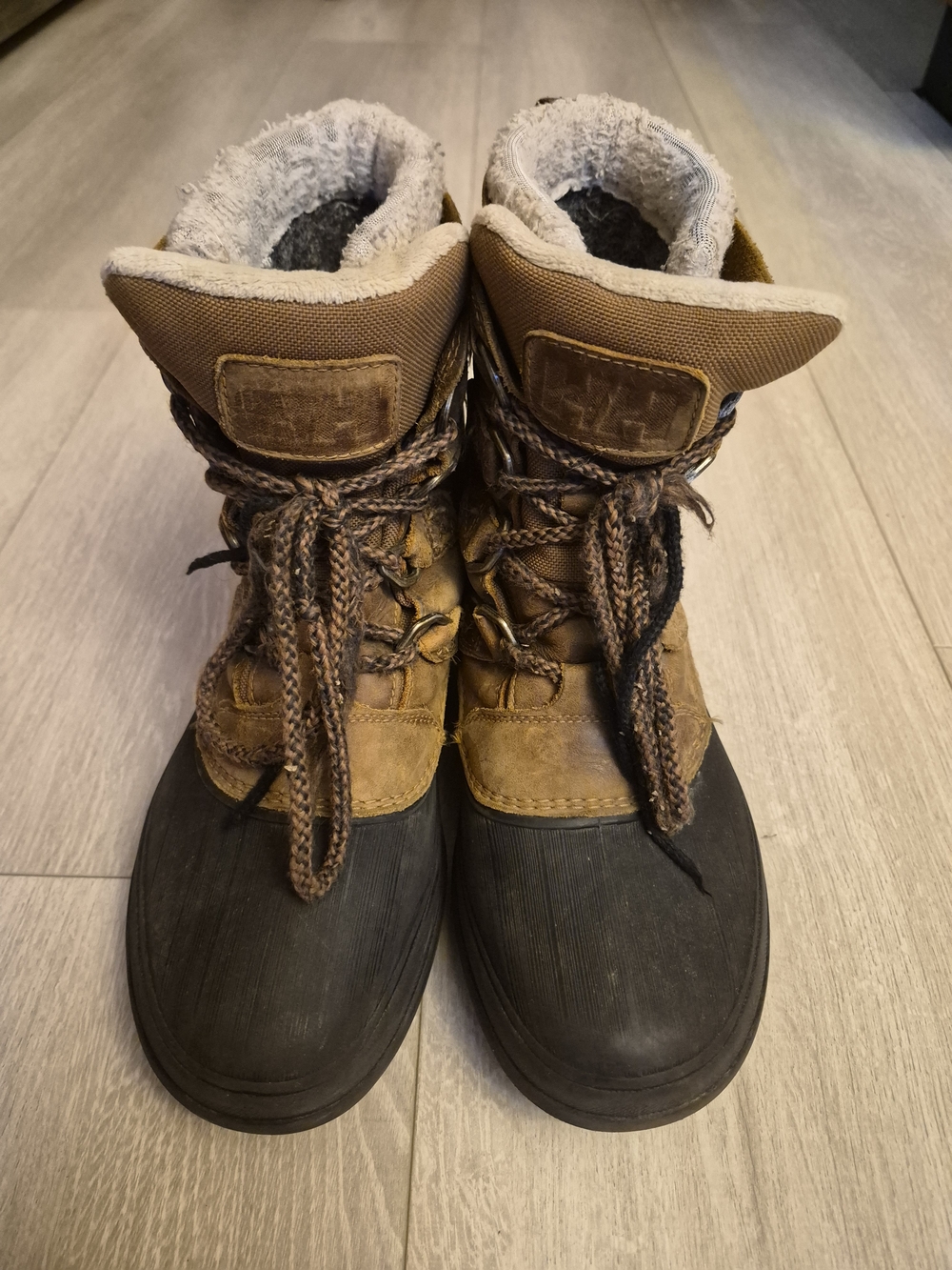 Helly Hansen Women’s Size 8 Brown Leather Winter Snow Boots